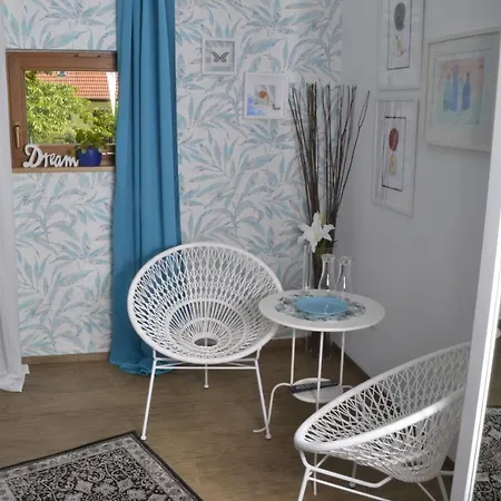 Romantisches Apfelstern Nocleg ze śniadaniem 3*